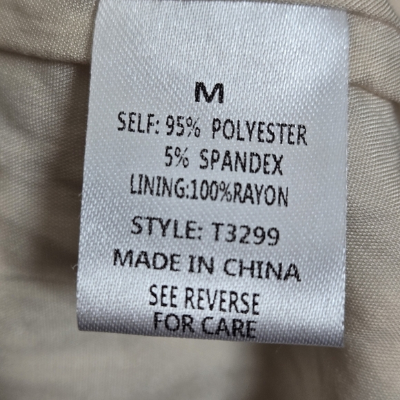 See and Be Seen Size Med Cream Colored Quilted Shacket Button Front NWT - Picture 14 of 16